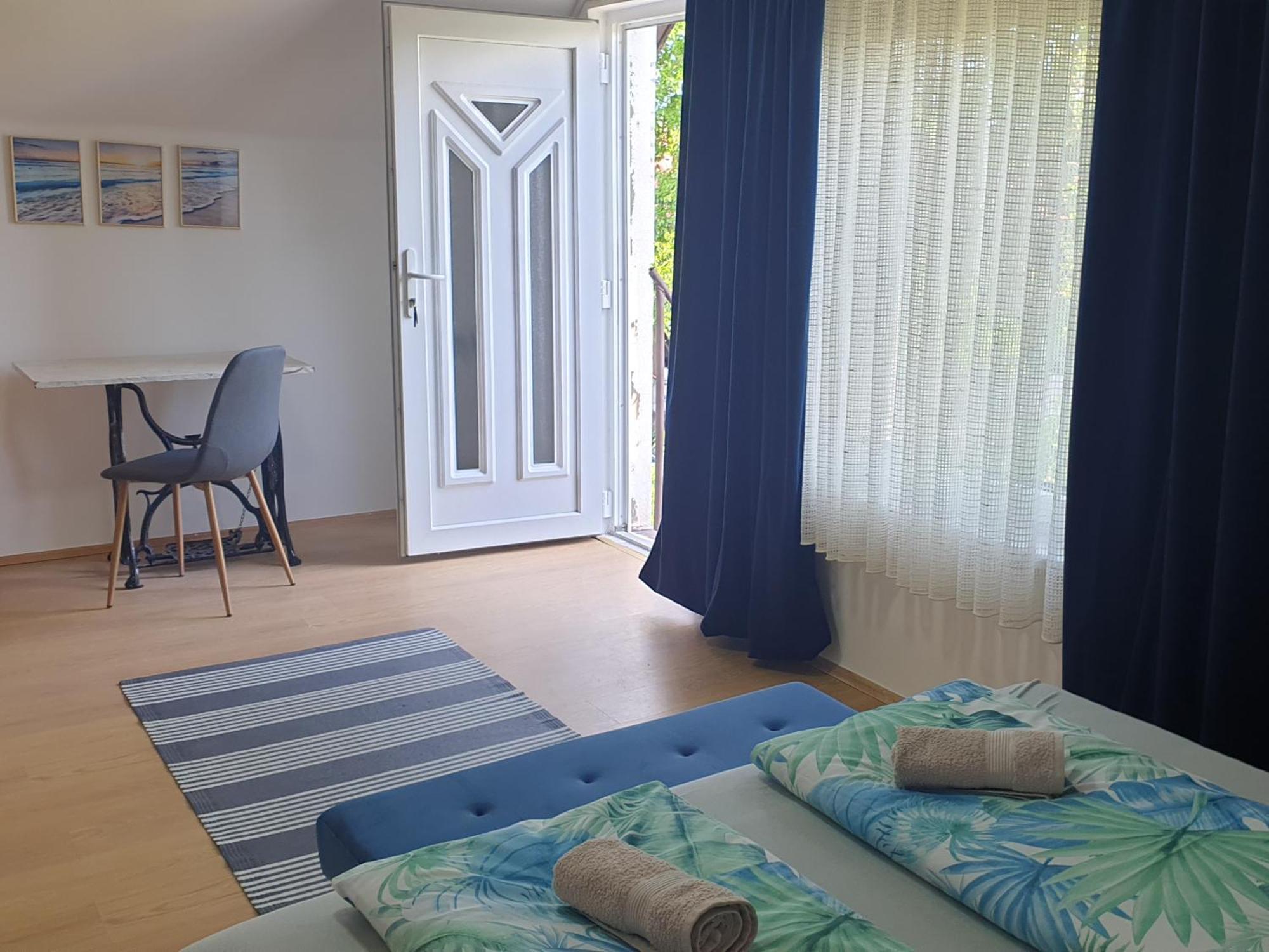 Sophie Apartment With Balcony Balatonbereny Exterior photo