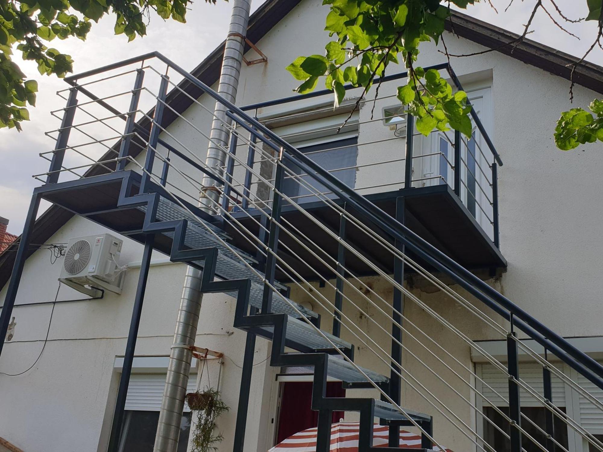 Sophie Apartment With Balcony Balatonbereny Exterior photo
